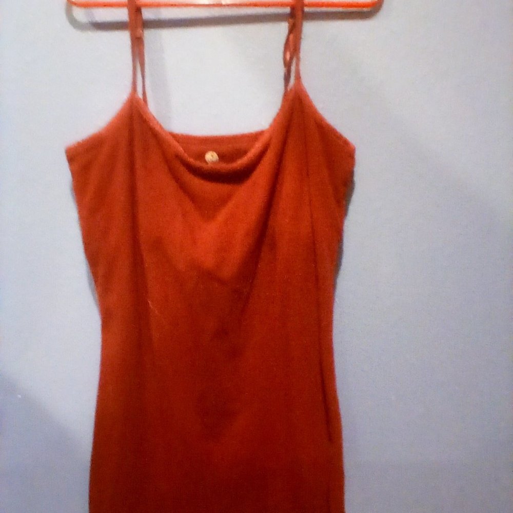 Fitted maroon cami